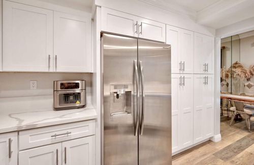 Huntington Beach Condo | 31+ Night Stay Condo | 24-7 Security | Pool | Cozy
