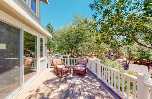 Lake Arrowhead House | 311 m² House ∙ 4 bedrooms ∙ 10 guests