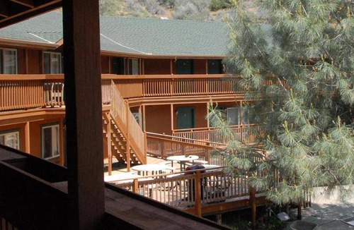 Kernville Hotel | 320 m² Hotel ∙ 4 guests