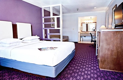 East Manhattan Beach Hotel | 325 m² Hotel ∙ 8 guests