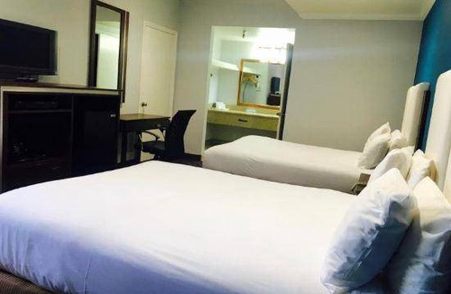 East Manhattan Beach Hotel | 325 m² Hotel ∙ 8 guests
