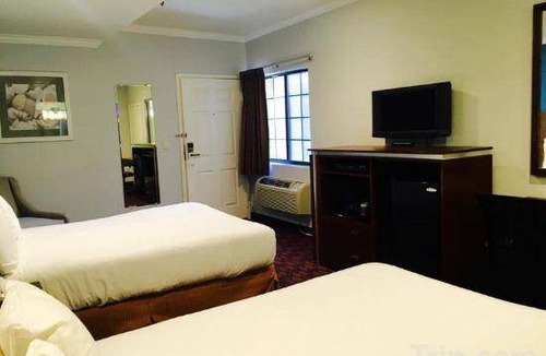 East Manhattan Beach Hotel | 325 m² Hotel ∙ 8 guests