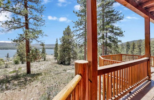 Fawnskin Cabin | 328 m² Cabin ∙ 4 bedrooms ∙ 10 guests