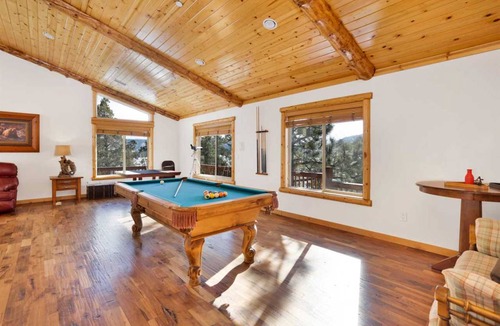 Fawnskin Cabin | 328 m² Cabin ∙ 4 bedrooms ∙ 10 guests