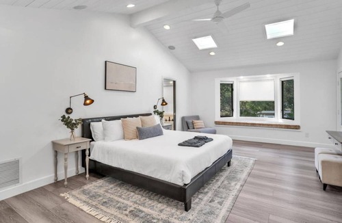 Fallbrook House | 329 m² House ∙ 4 bedrooms ∙ 15 guests