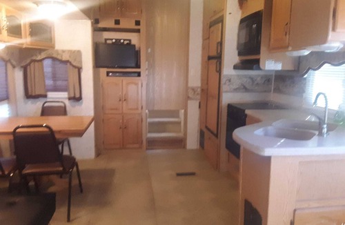 California City House | 33' RV with two slide outs