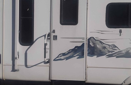 California City House | 33' RV with two slide outs