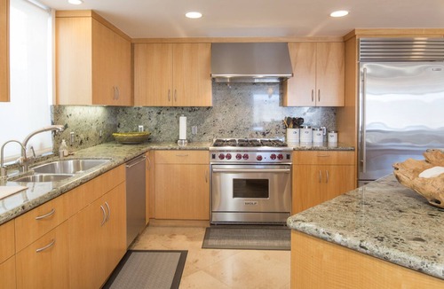 Hollywood House | 3302O - 713488 Modern Marvel: 4 BR, 3 BA House in Oxnard, Sleeps 8