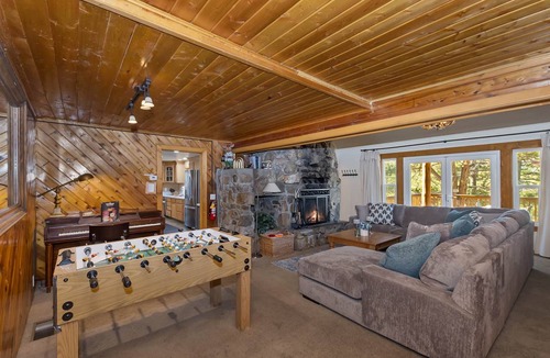 Big Bear Cabin | 348 m² Cabin ∙ 7 bedrooms ∙ 12 guests