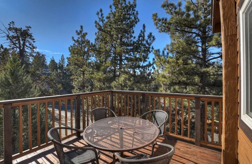 Big Bear Cabin | 348 m² Cabin ∙ 7 bedrooms ∙ 12 guests