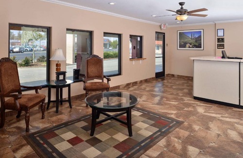 Porterville Hotel | 35 m² Motel ∙ 2 bedrooms ∙ 127 guests