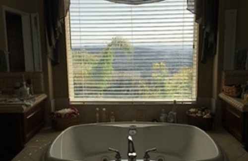 Sunland-Tujunga House | 3551 sqft - Furnished | Utilities Pd. | Gated Community | View Home | 4 Bed 3 Ba