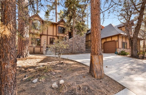 Evergreen Estates Cabin | 361 m² Cabin ∙ 5 bedrooms ∙ 16 guests