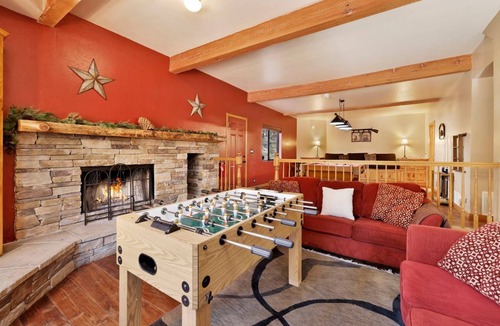 Evergreen Estates Cabin | 361 m² Cabin ∙ 5 bedrooms ∙ 16 guests