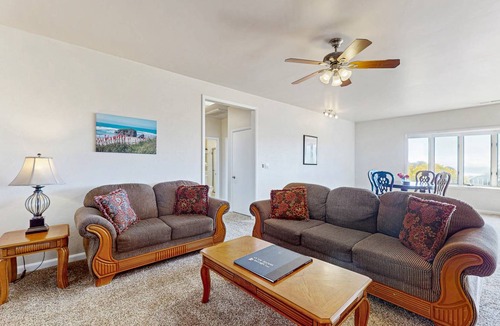 Fort Bragg House | 362 m² House ∙ 4 bedrooms ∙ 8 guests