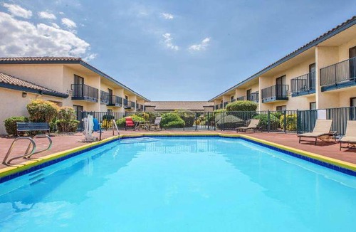 Tehachapi Hotel | 37 m² Hotel ∙ 127 guests
