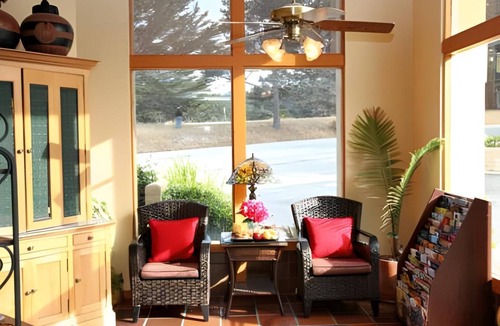 Munras Avenue Hotel | 37 m² Motel ∙ 4 guests