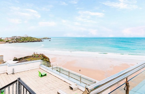 Newquay City Centre Apartment | 37 Rocklands-Stunning penthouse with private terrace, spectacular views, lift and secure parking