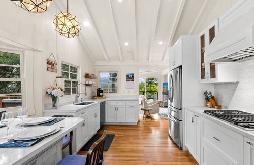Golden Rectangle House | 3778 Sea Salt & Caramel ~ Walk to Downtown & Beach