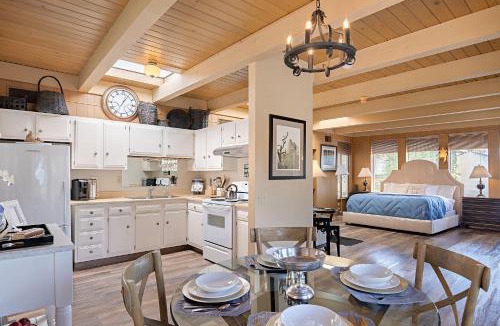 Northwest Carmel Apartment | 3797 Pine Place apts