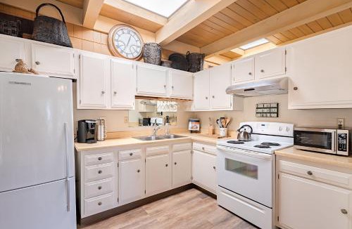 Northwest Carmel Apartment | 3797 Pine Place apts