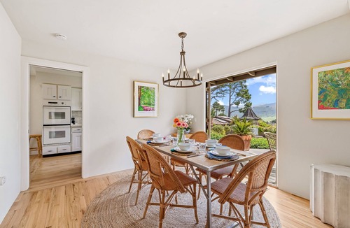 Hatton Fields House | 3971 La Sieste - Beautiful Garden, Mountain Views