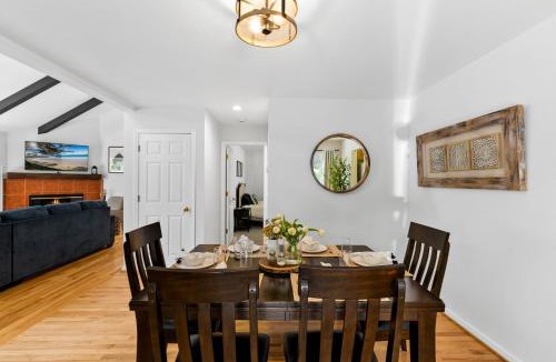 Northeast Carmel House | 3974 Carmel Unwind home
