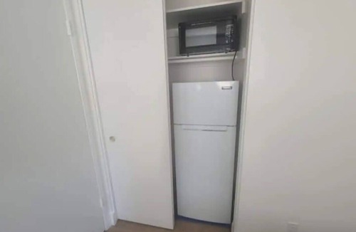 Delthorne Apartment | 3A Private Guest Room LAX DTLA