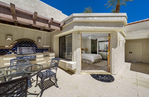 La Quinta House | 3Bd, 3.5 BA, 2,300sft w/Casita, bbq, courtyard & extras w/Amazing on GOLF VIEWs!