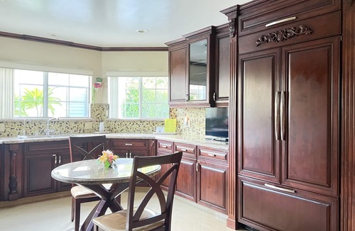 Valley Glen House | 3bd private oasis /saltwater pool-spa/private & safe/15mins from Hollywood
