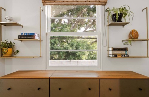 Beverly Grove House | 3BDR Cozy West Hollywood Villa with Jacuzzi