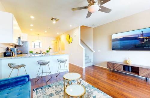 Anaheim Resort House | 3BDR TOWNHOUSE WIFI GARAGE