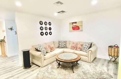 Mojave House | 3Bed 2Bath Home Central Mojave with King bed, WiFi, Remote and Contract workers