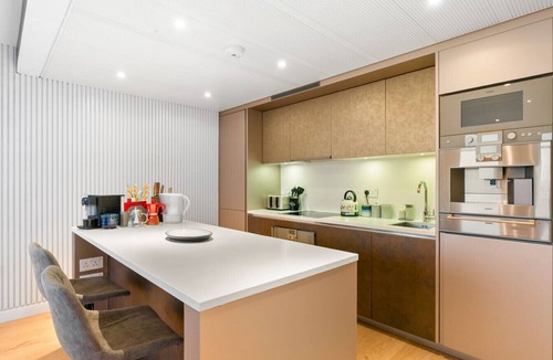 Holborn and Covent Garden Apartment | 3Bed 3Bath Apt in Central London