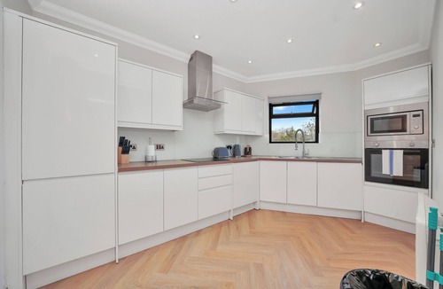 Southfields Apartment | 3bed Penthouse 10min to Wimbledon tennis court