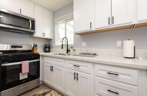 Los Angeles Apartment | 3bedroom 2bath Unit complementary parking onsite