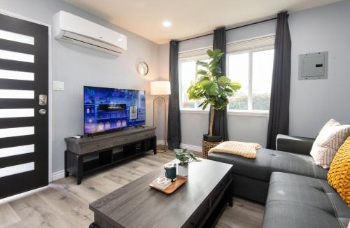 Los Angeles Apartment | 3bedroom 2bath Unit complementary parking onsite