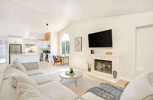 Riverside House | 3BR Family Home | Large Yard, Parking, Remodeled