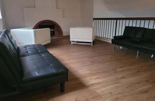 Palmdale House | 3BR & Loft near Palmdale Hospital- Shared Hm