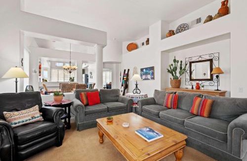 Cathedral City House | 3rd Hole Hideaway - A Golf Dream at Desert Princess