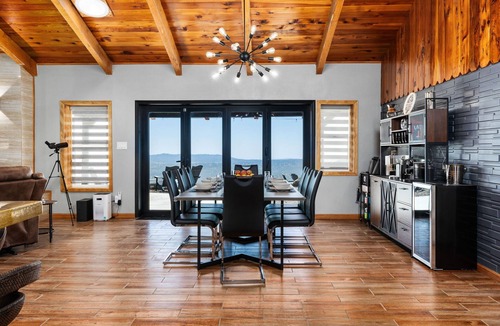 Coarsegold House | 4,000 SF Gated 20-Acre Luxe Estate – Game Studio, Panoramic Views, Pool, Hot Tub