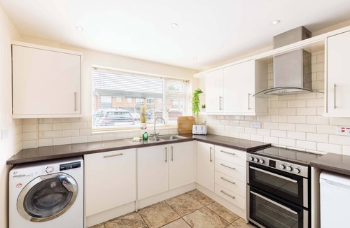 Wyken House | 4 Bed Coventry Home Near Uni Hospital Parking