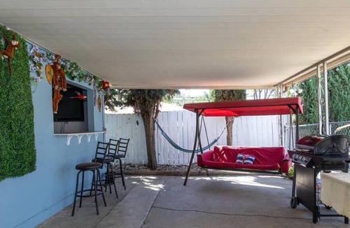 Riverside House | 4 Bed Home with Pool, Bar Area and Gym equipment