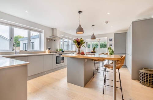 St Merryn House | 4 Bed in St. Merryn (oc-t29153)