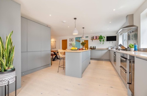 St Merryn House | 4 Bed in St. Merryn (oc-t29153)