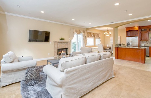 North Redondo House | 4 bedroom 2700 sq. ft. Great Family Neighborhood REMODELED!!