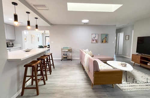 Cathedral City House | 4 bedroom/3 full bath pet friendly modern house.