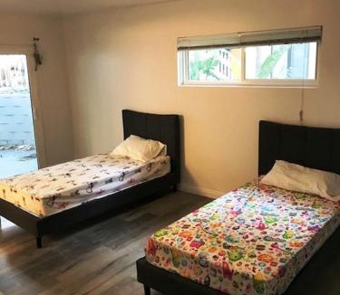 Sherman Oaks House | 4 bedroom and 3 bath home close to universal studio and Hollywood