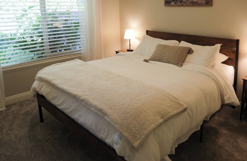 Simi Valley House | 4 Bedroom/Hot Tub - The Oasis - Sleeps 8 - Modern Pool!