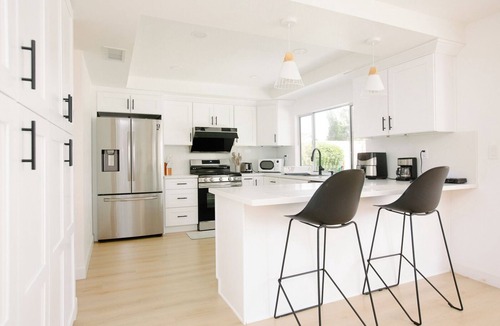 Ontario House | 4-bedroom house in beautiful Ontario with WiFi, AC. Enjoy your stay